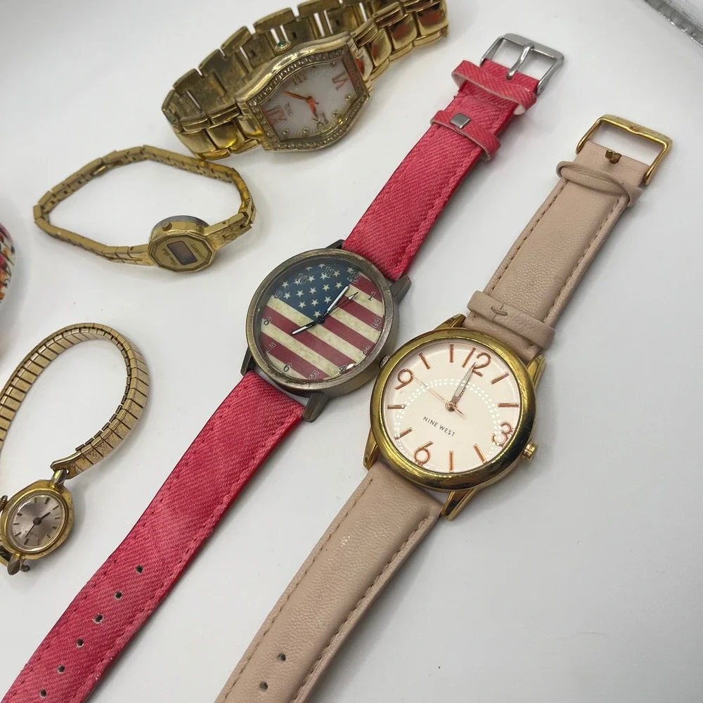 Lot of 8 Womens Fashion Watches Assorted Styles‎ Bands Faces